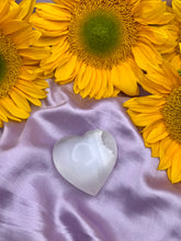 Load image into Gallery viewer, Selenite Hearts
